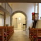 Kirchenraum Richtung Altar